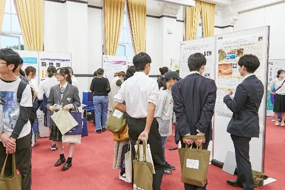 ポスター発表会場の様子